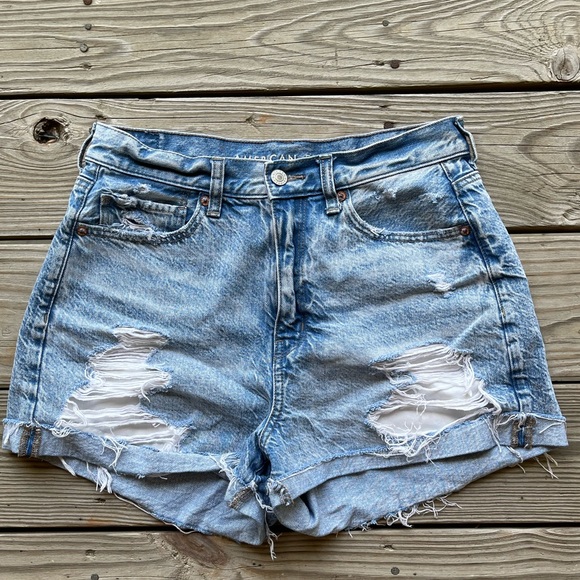 American Eagle High Waisted Denim Mom Shorts | sz 8 - Picture 3 of 7
